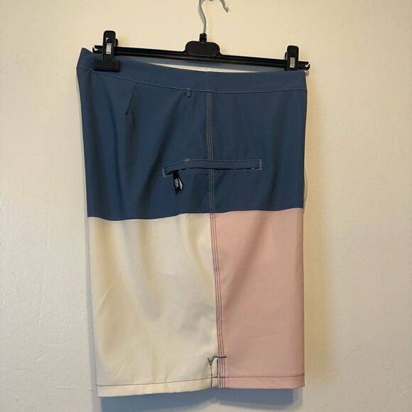 Vans The Daily Halfsies 19" Boardshorts size 31and 32, NWT - Picture 7 of 11